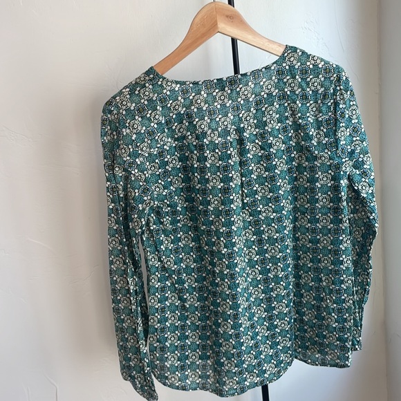 LOFT Shirt - Picture 2 of 4